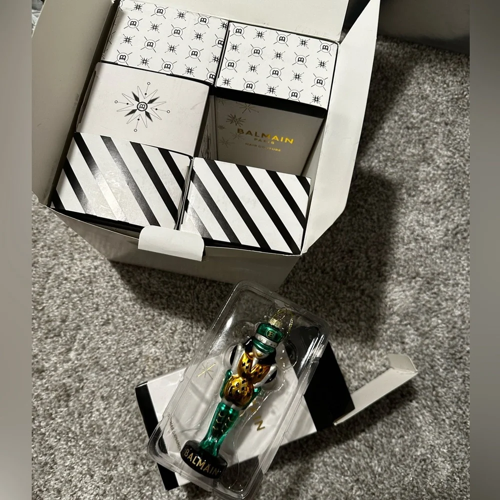 Balmain Christmas Ornaments Set of 6 - Picture 4 of 6